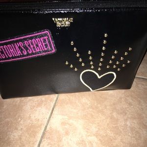Cosmetic bag
